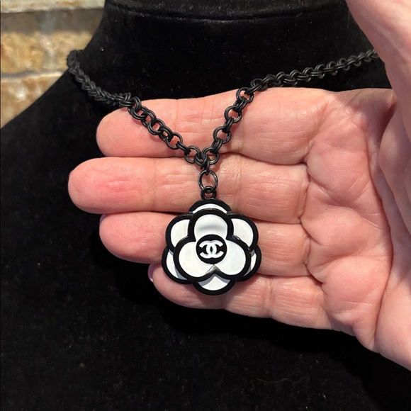 Black and White CC Flower Pendant Necklace - Picture 2 of 5